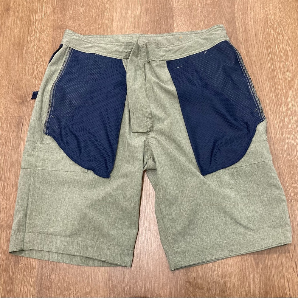 Men's Wearfirst Green Cargo Shorts Size 32 - Picture 10 of 11